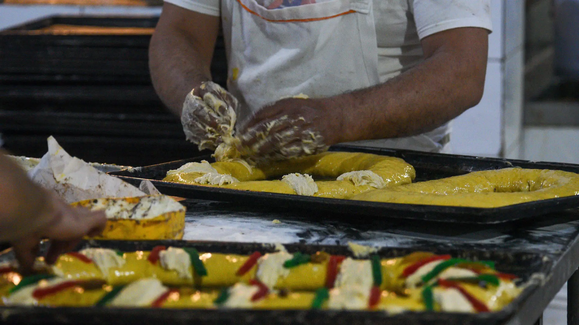 962140_Preparación Rosca de Reyes en Toluca -5.jpg _impreso